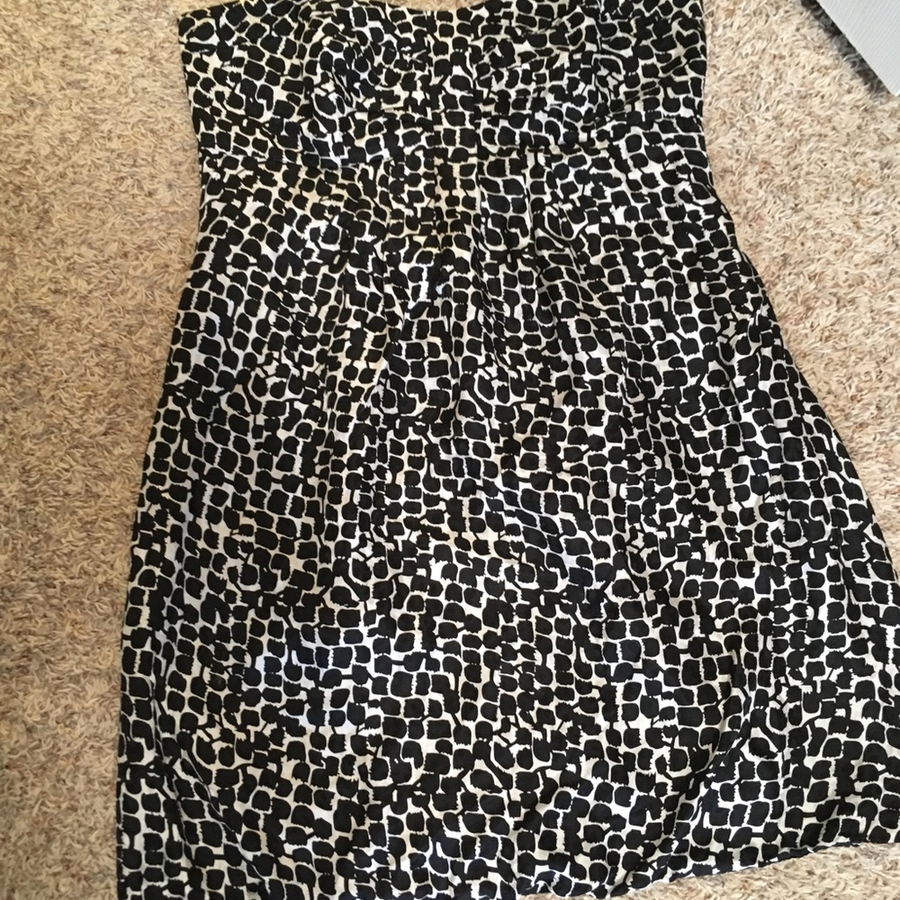 Black and white strapless dress